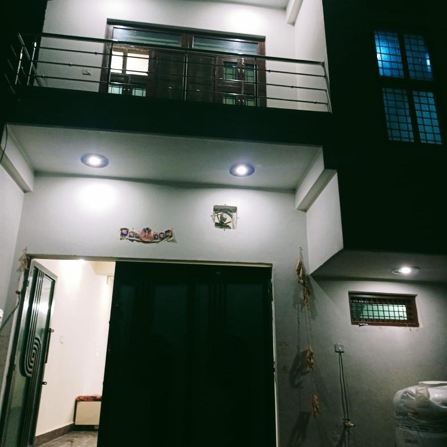 Radha Bhavan Vrindāvan Extérieur photo