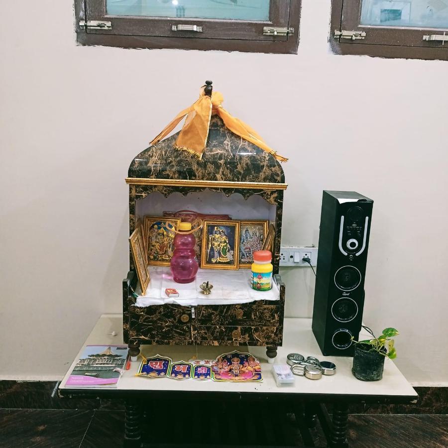 Radha Bhavan Vrindāvan Extérieur photo