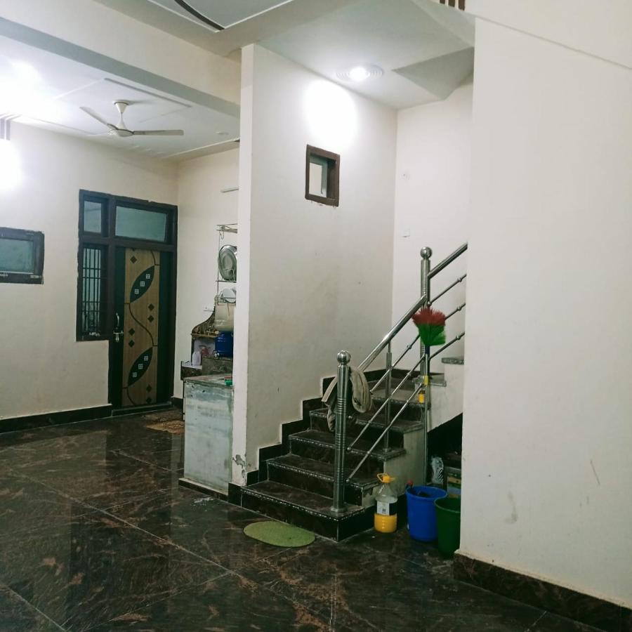 Radha Bhavan Vrindāvan Extérieur photo