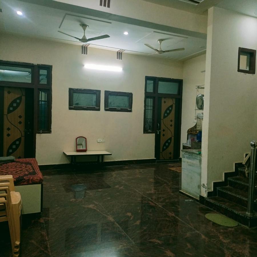 Radha Bhavan Vrindāvan Extérieur photo